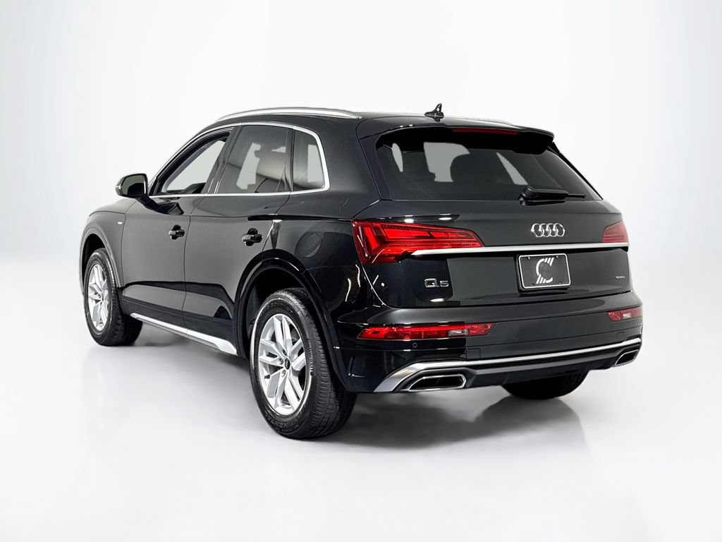 Used 2024 Audi Q5 2.0T Premium w/ Convenience Package AWD/4WD image 3