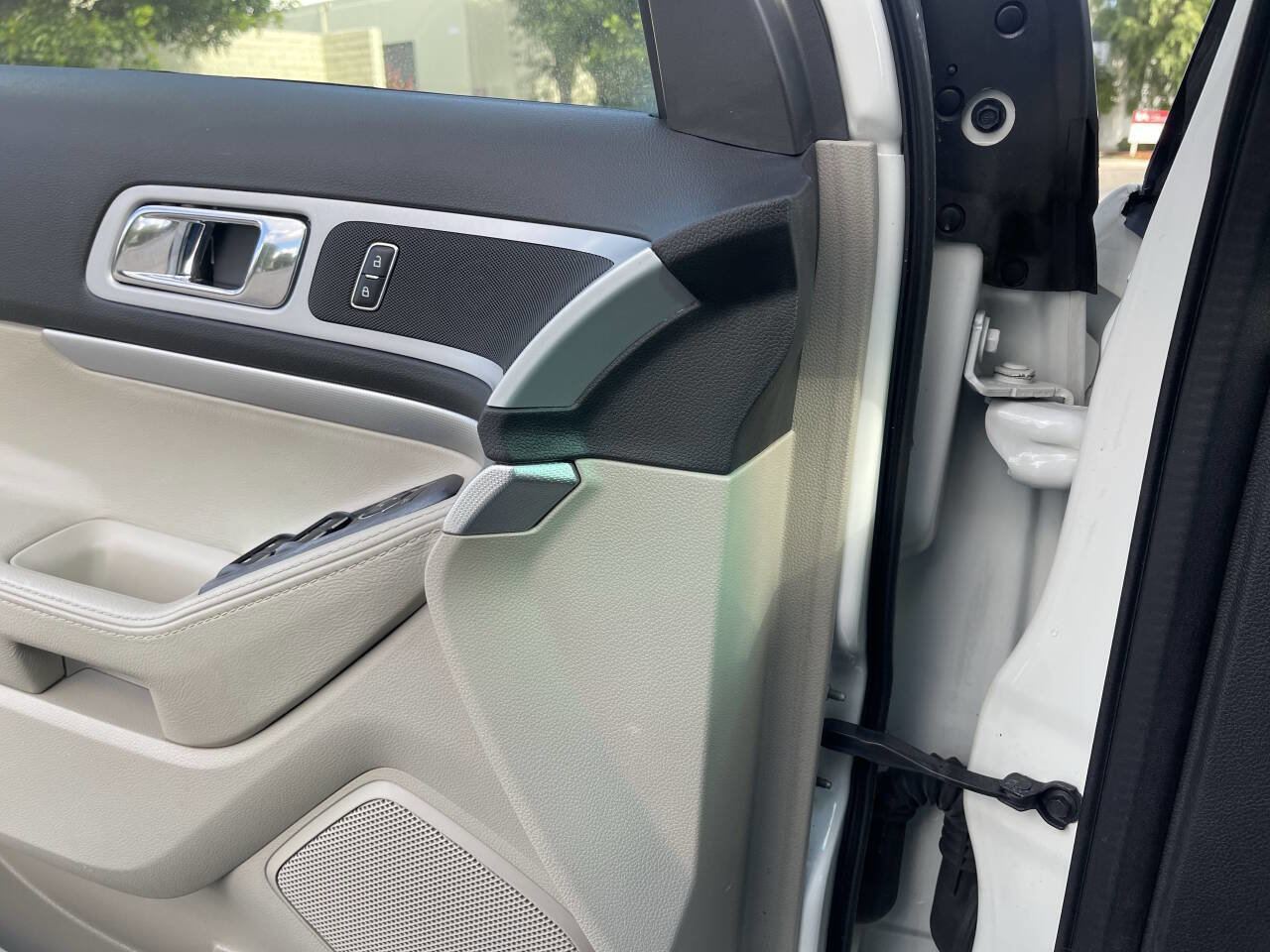 Used 2012 Ford Explorer XLT image 22