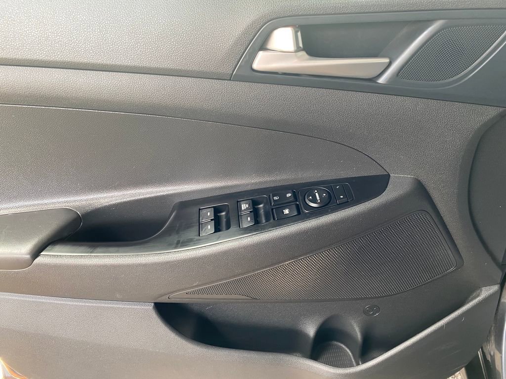 Used 2021 Hyundai Tucson SE FWD image 14