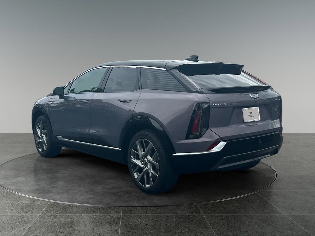 Used 2025 Cadillac Optiq Luxury 1 AWD/4WD image 8