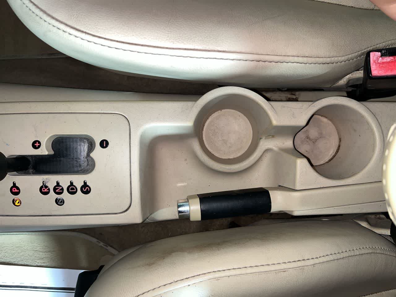 Used 2008 Volkswagen Beetle SE FWD image 20