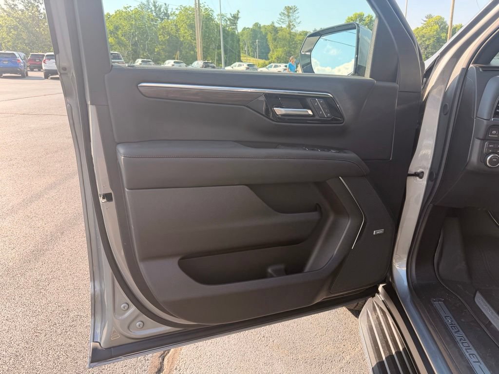 New 2026 Chevrolet Tahoe LT w/ Comfort Package AWD/4WD image 25