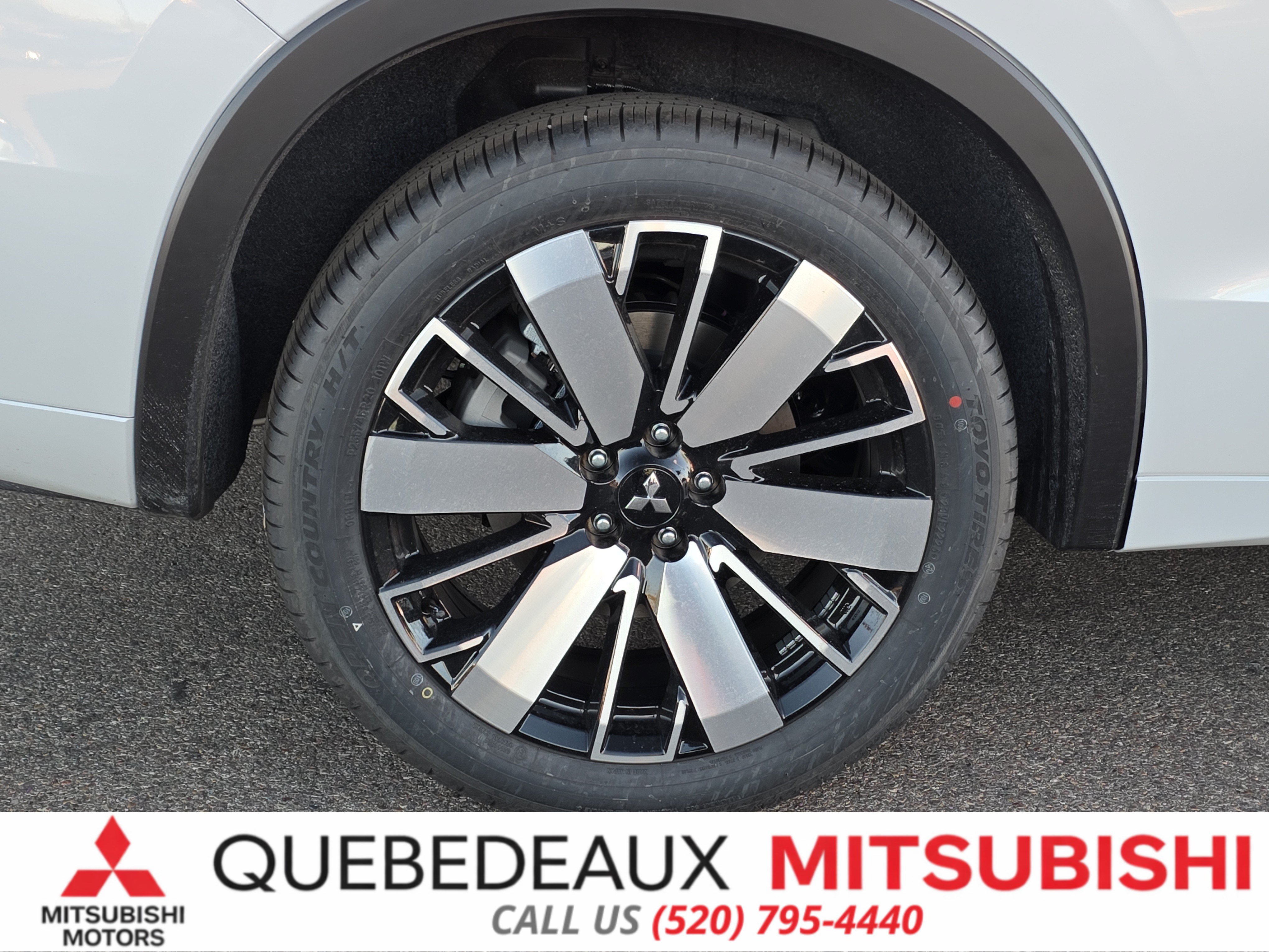 New 2026 Mitsubishi Outlander SEL FWD image 9