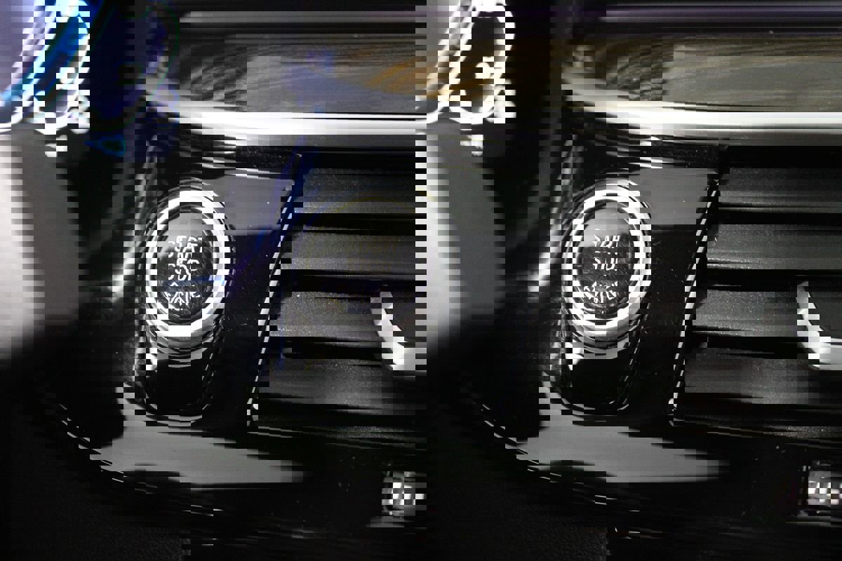 Used 2023 BMW 530e 530e w/ M Sport Package image 22