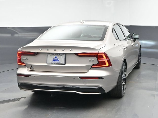 Used 2024 Volvo S60 B5 Plus w/ Climate Package FWD image 8