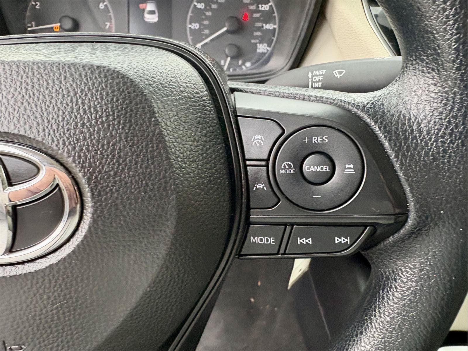 Used 2025 Toyota Corolla LE FWD image 15