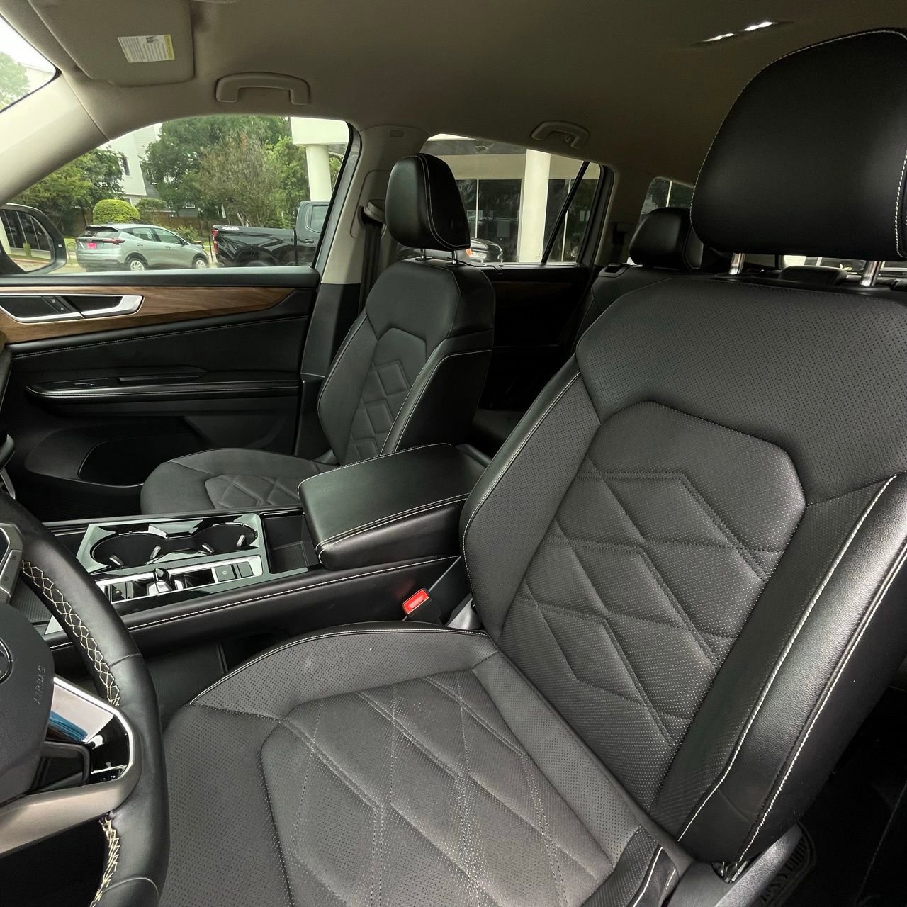 Used 2024 Volkswagen Atlas SE FWD image 21