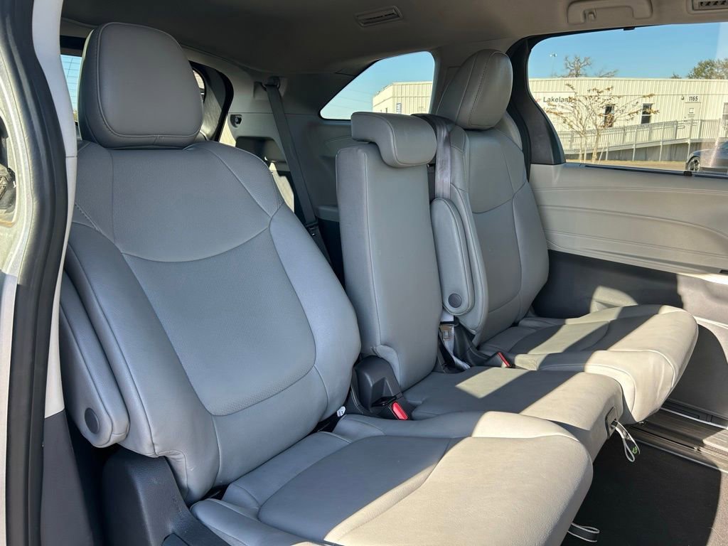 Used 2024 Toyota Sienna XLE image 43