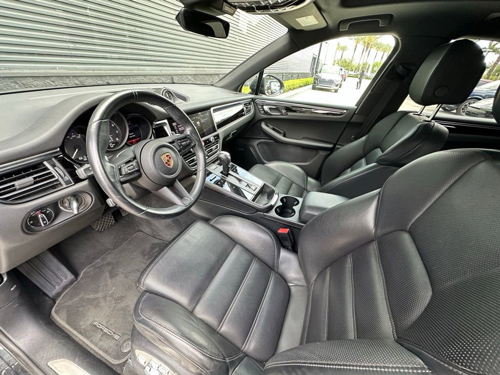 Certified 2024 Porsche Macan AWD/4WD image 4
