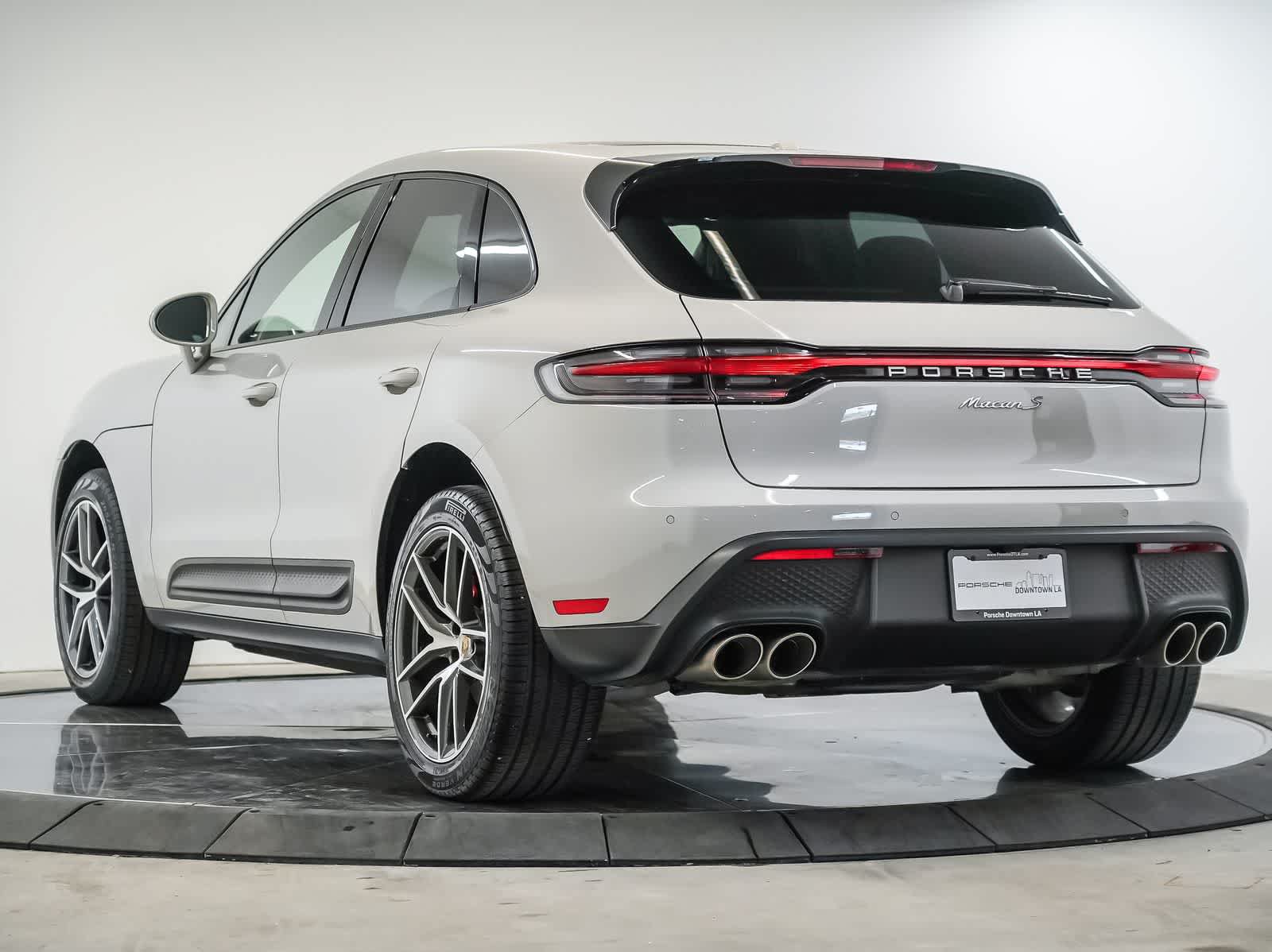 Certified 2024 Porsche Macan S AWD/4WD image 3