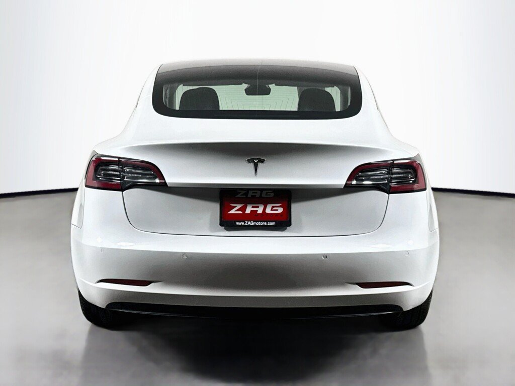Used 2020 Tesla Model 3 Standard Range Plus RWD image 4