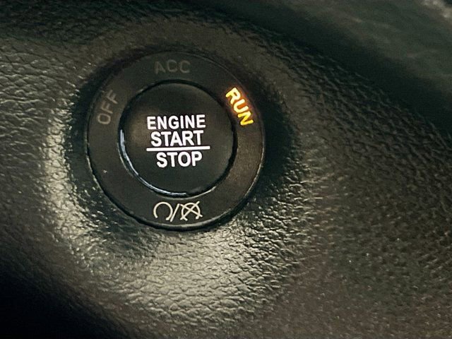 Used 2021 Jeep Cherokee Trailhawk image 18