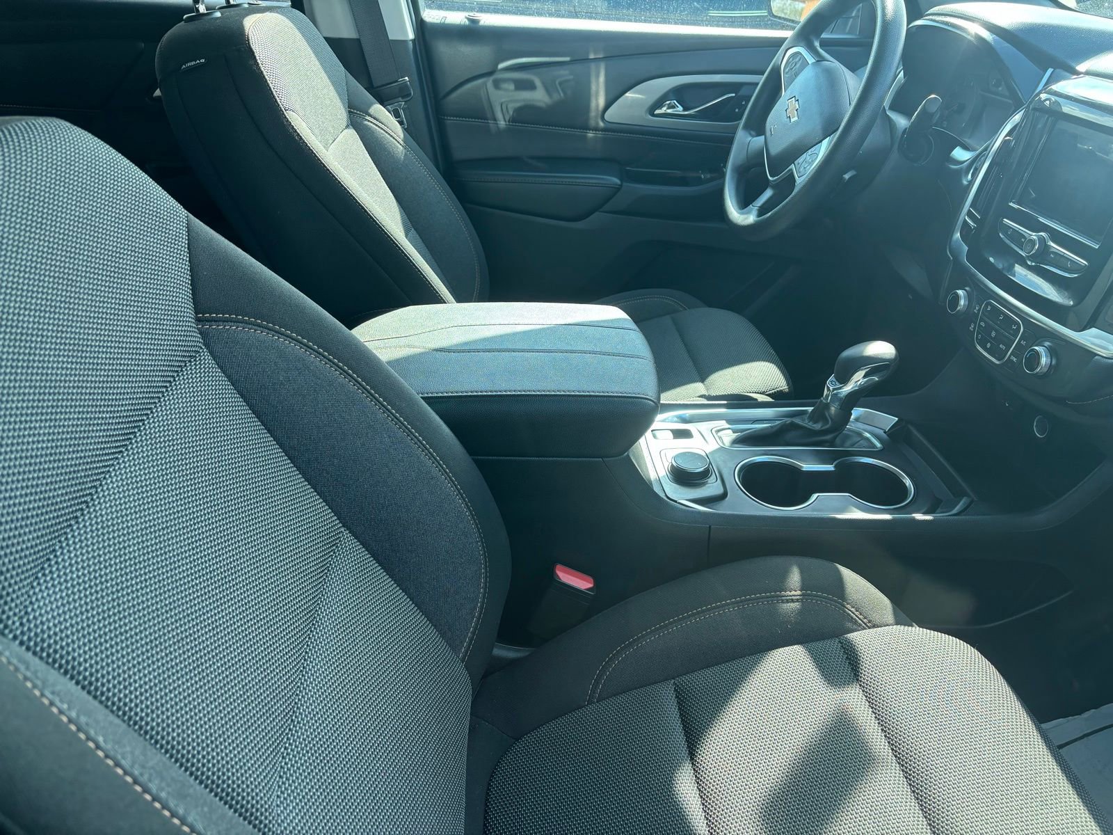 Used 2021 Chevrolet Traverse LS image 8