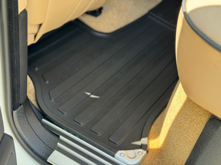 Used 2004 Land Rover Range Rover HSE AWD/4WD image 32