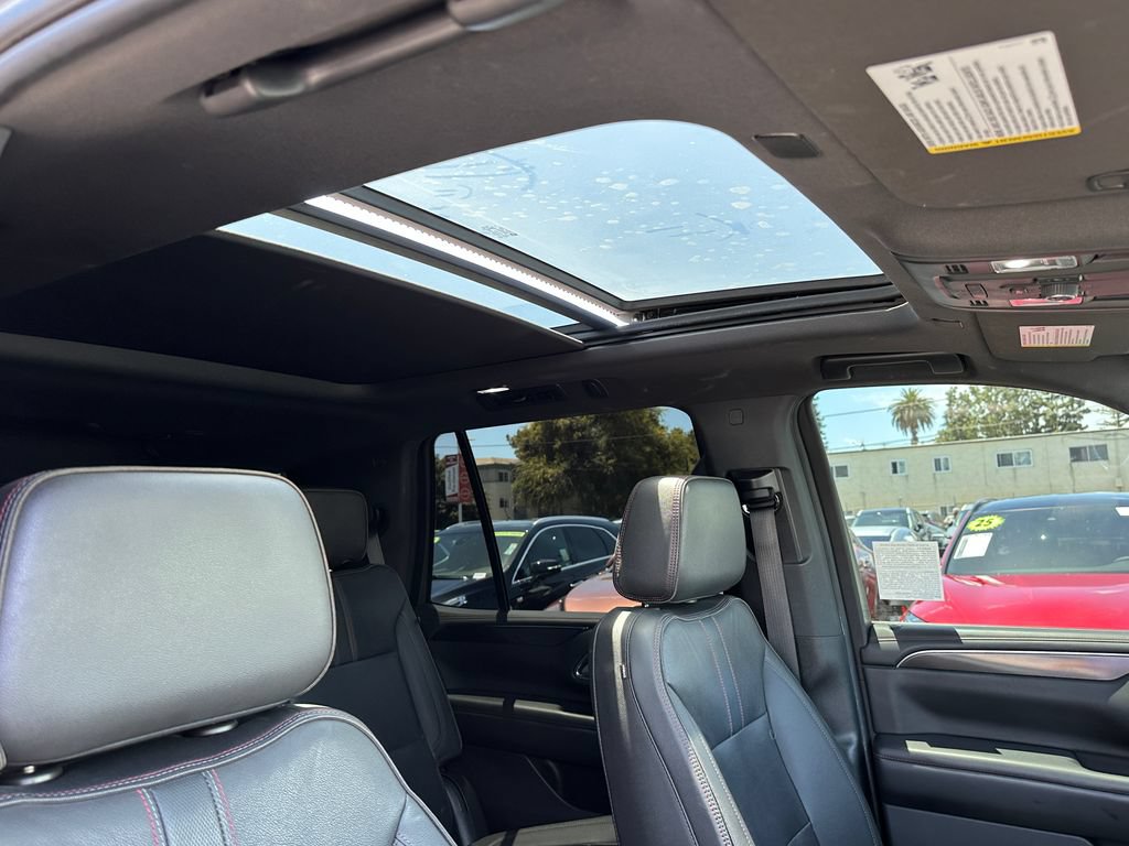 Used 2022 Chevrolet Tahoe RST w/ Luxury Package AWD/4WD image 19