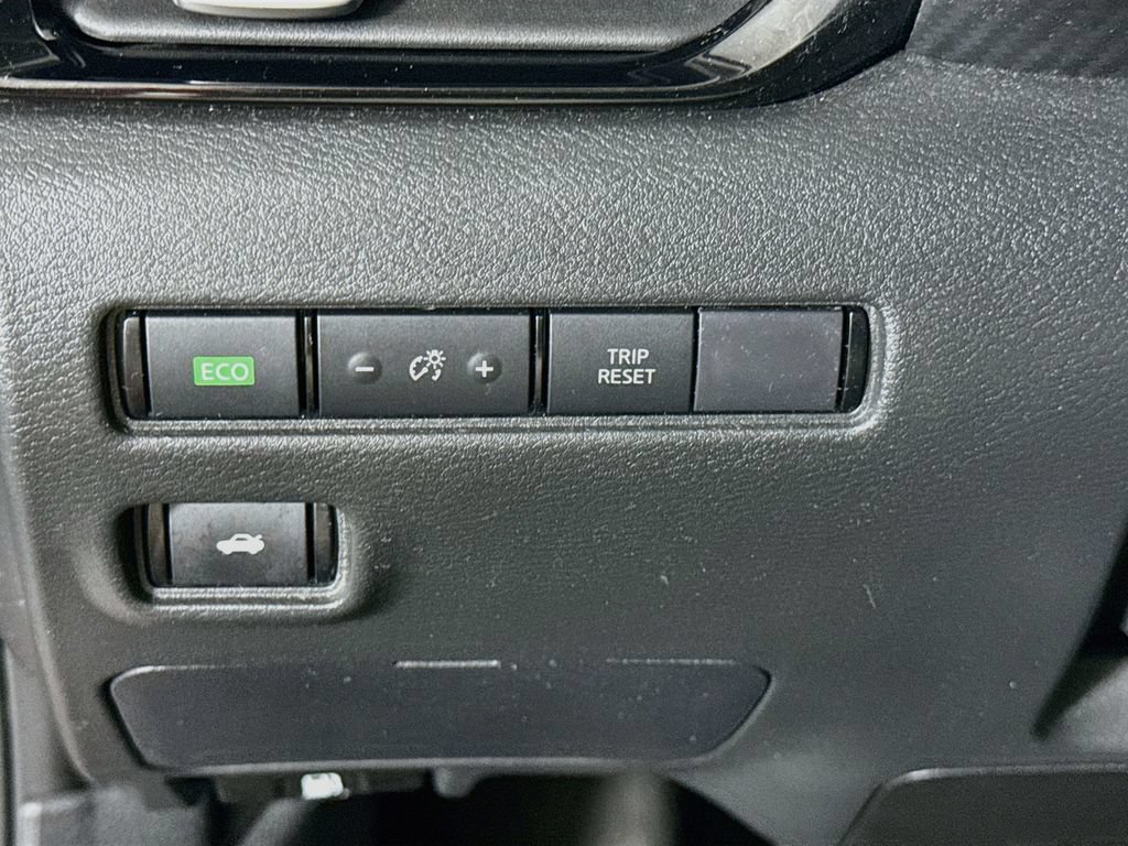 Used 2024 Nissan Sentra SV FWD image 18