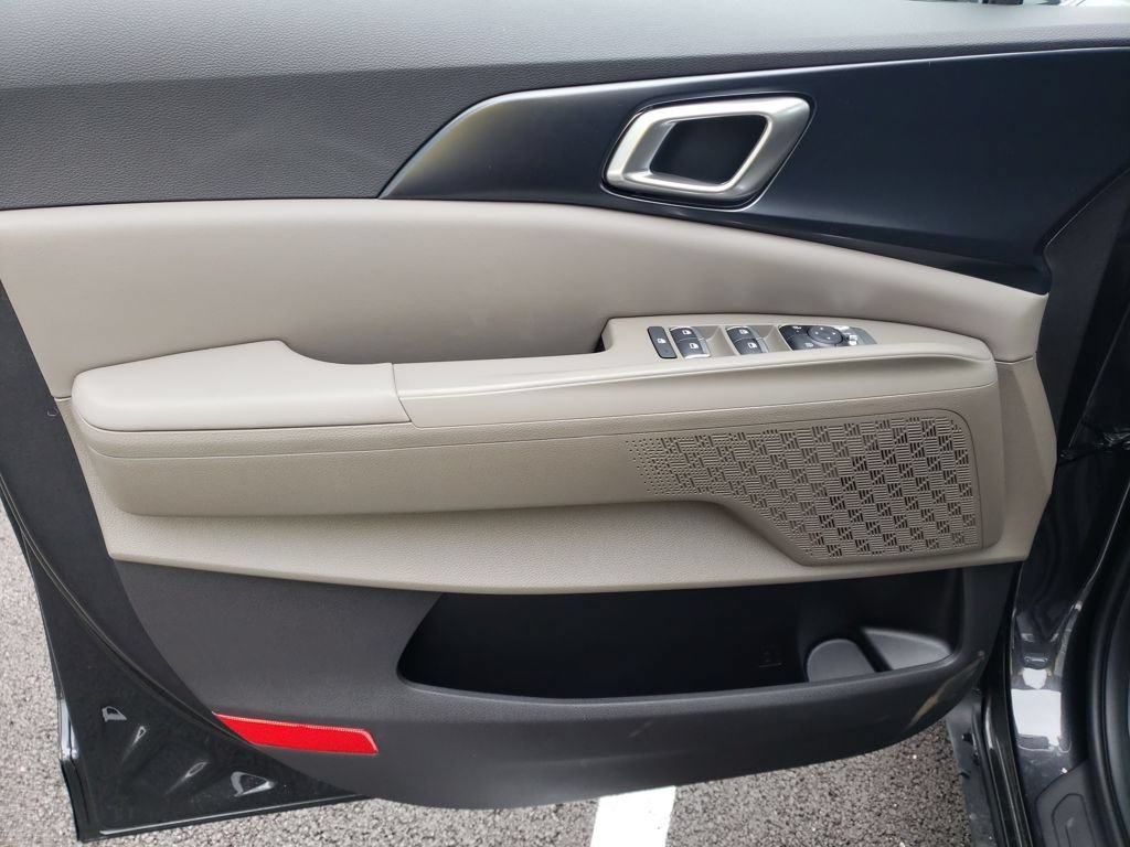 New 2026 Kia Carnival FWD image 16