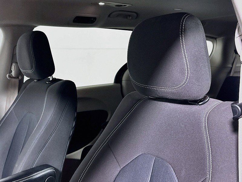 Used 2023 Chrysler Voyager LX FWD image 19