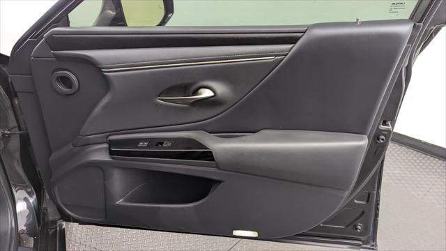 Used 2023 Lexus ES 300h w/ Premium Package image 22