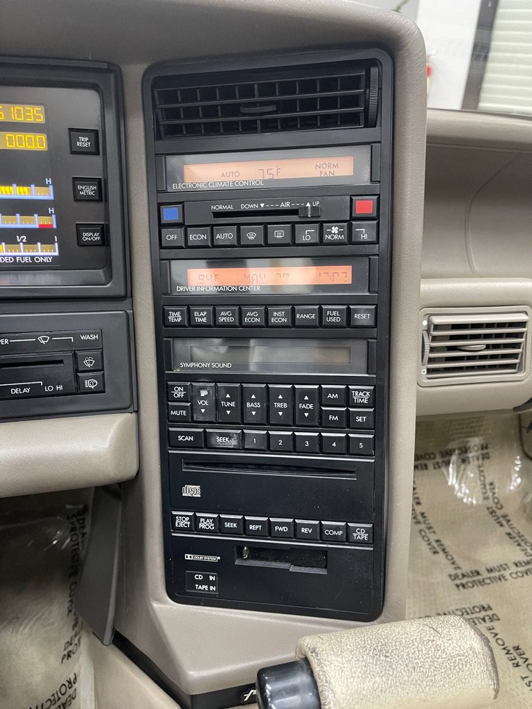 Used 1992 Cadillac Allante FWD image 33