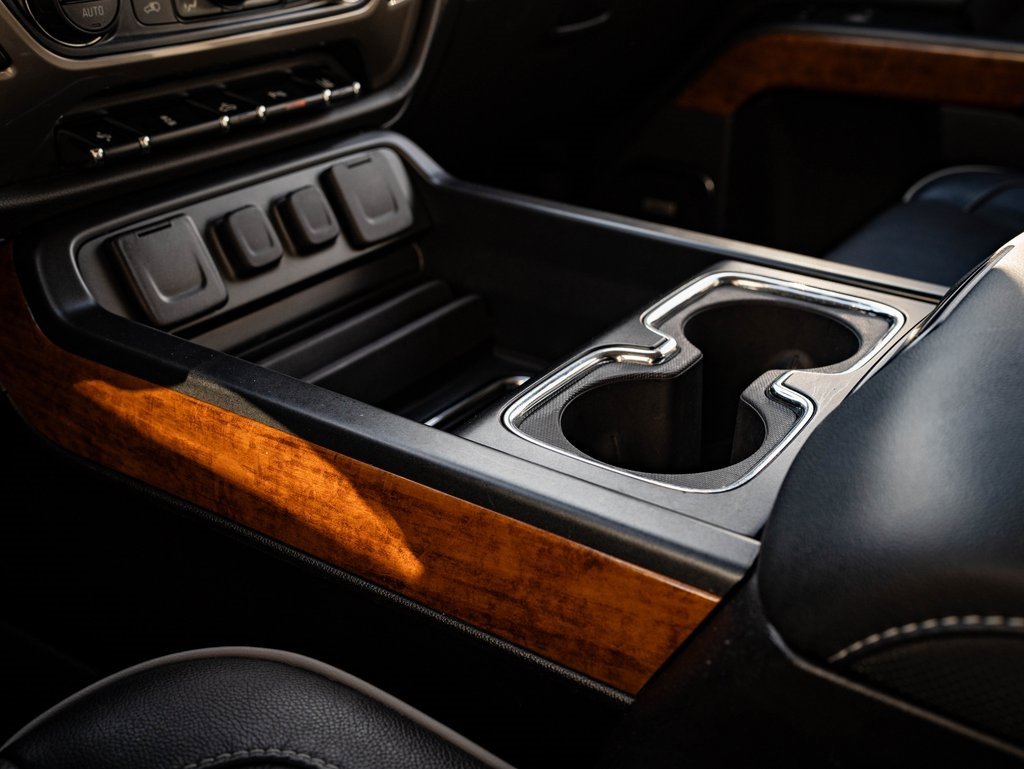 Used 2018 Chevrolet Silverado 2500 High Country image 40