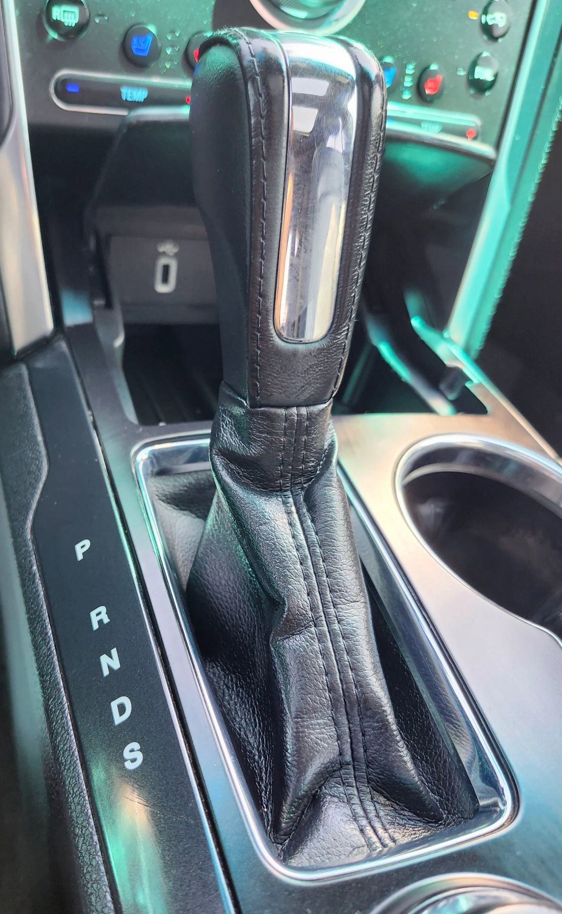 Used 2017 Ford Explorer Platinum image 36