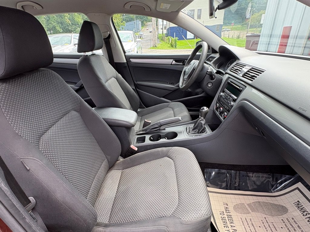 Used 2013 Volkswagen Passat 2.5 S FWD image 15