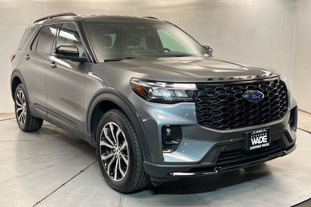 Used 2025 Ford Explorer ST-Line AWD/4WD image 7