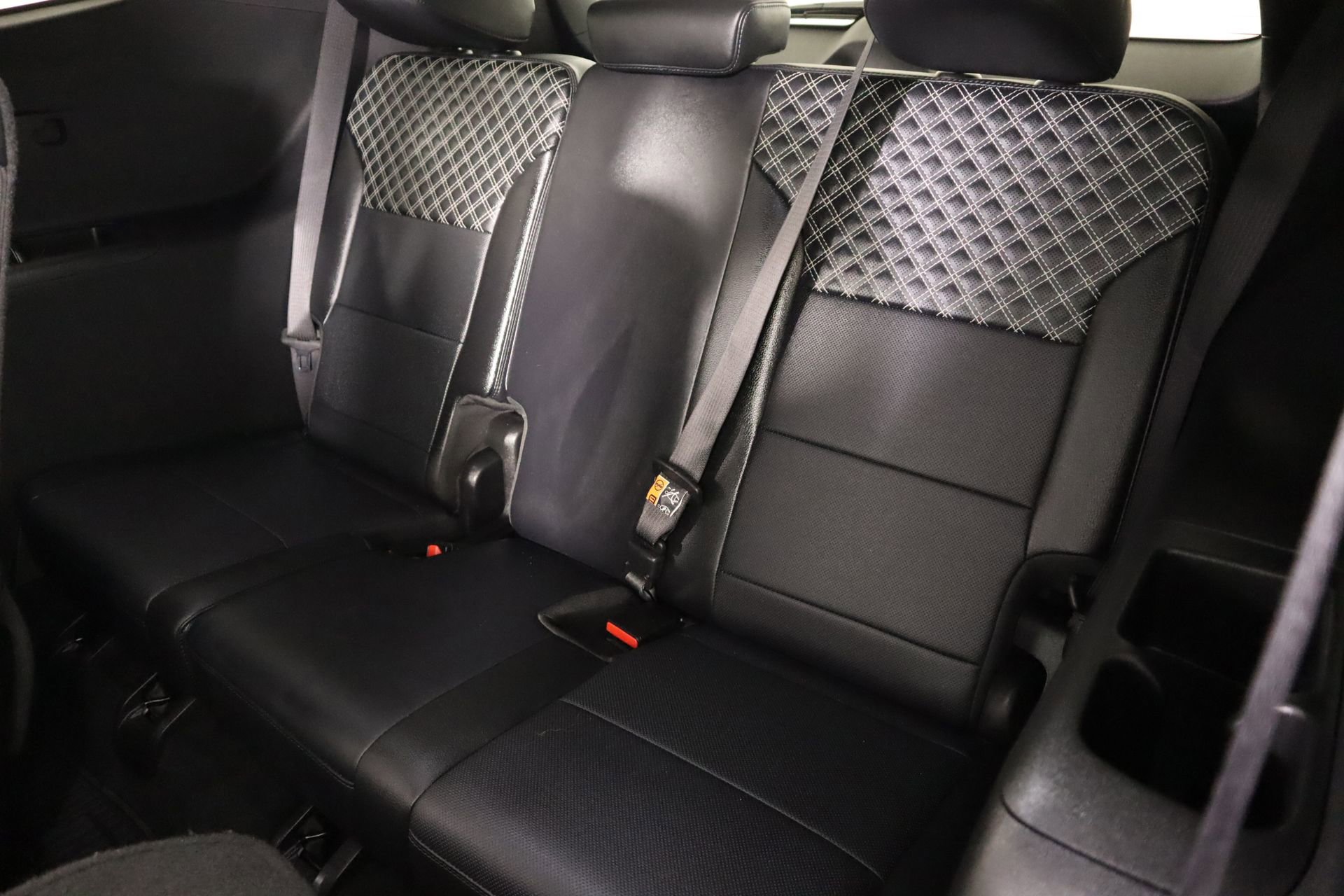 Used 2025 GMC Acadia Denali w/ LPO, Floor Liner Package image 12