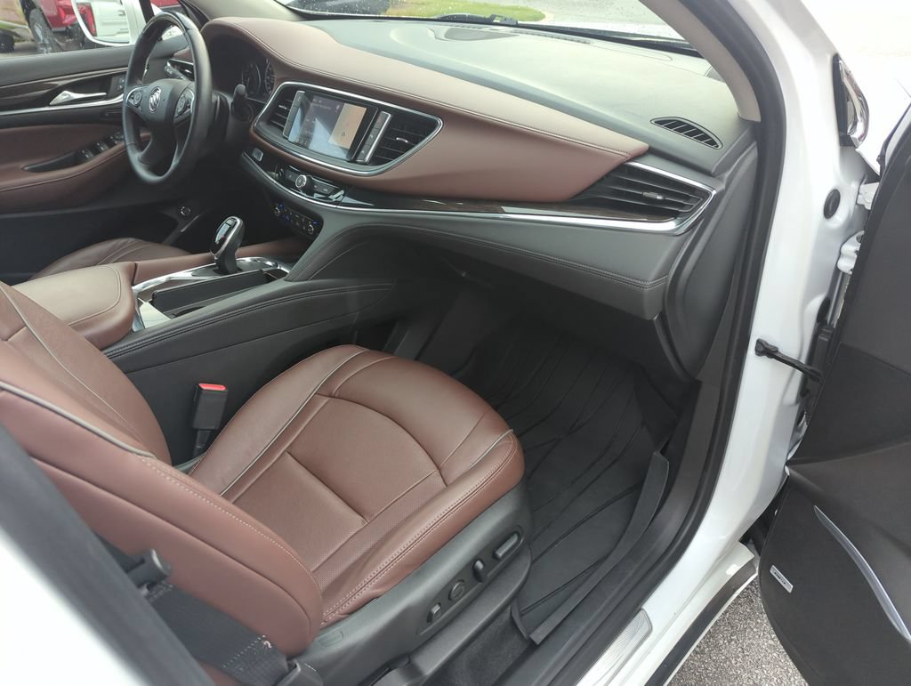 Used 2020 Buick Enclave Avenir w/ LPO, Floor Liner Package FWD image 40