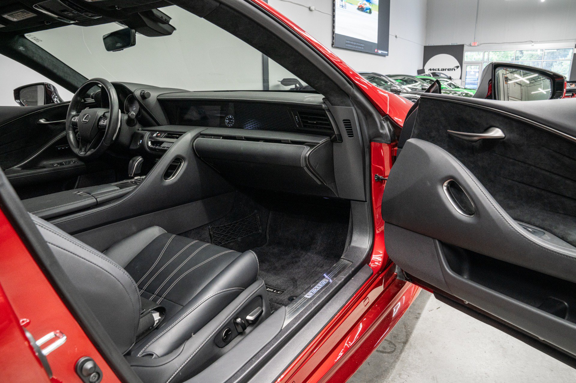 Used 2018 Lexus LC 500 Coupe w/ Touring Package RWD image 22