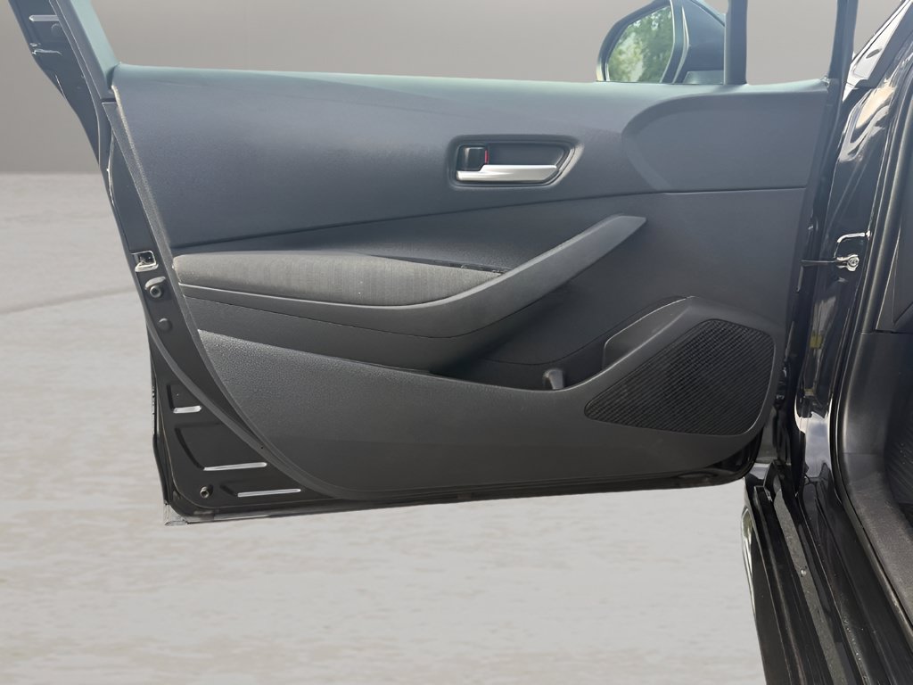Used 2021 Toyota Corolla LE FWD image 11