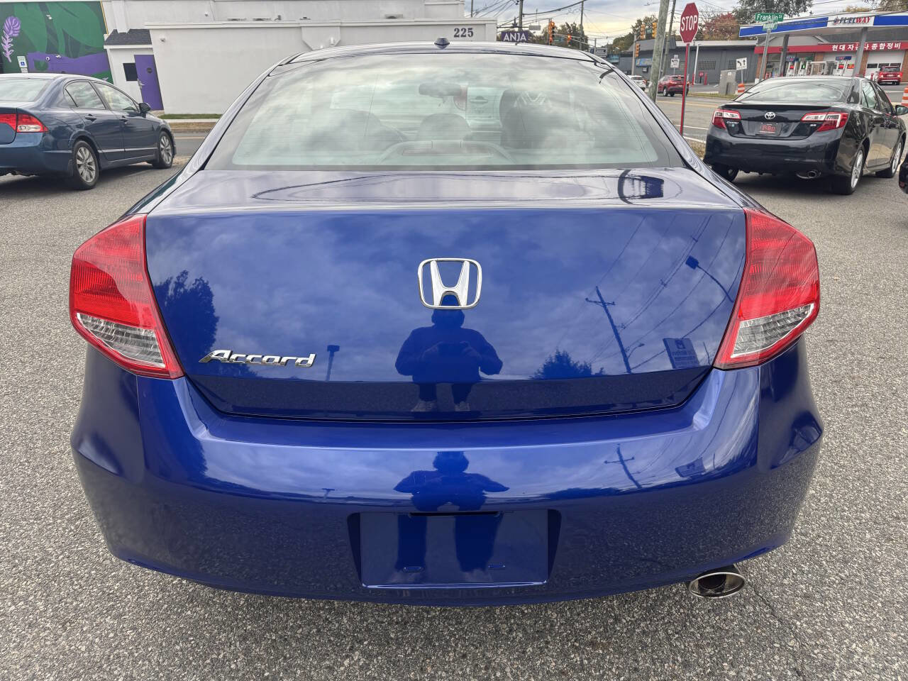 Used 2011 Honda Accord EX-L image 4