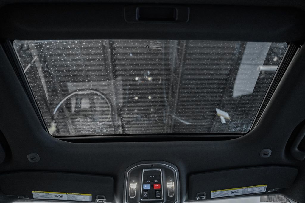 New 2025 Jeep Grand Cherokee Altitude image 32