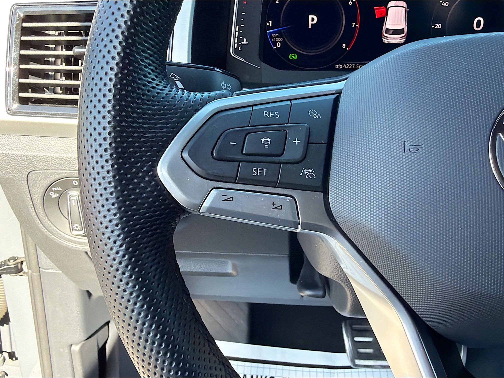 Used 2023 Volkswagen Atlas Cross Sport SEL Premium R-Line image 37