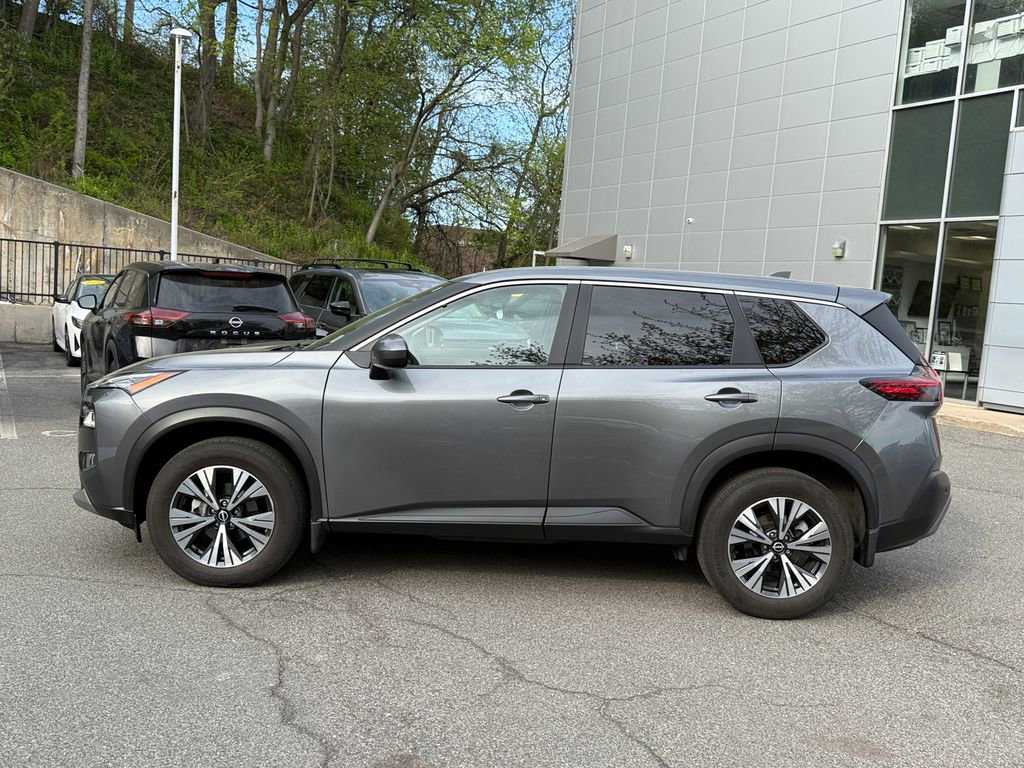 Used 2023 Nissan Rogue SV AWD/4WD image 3