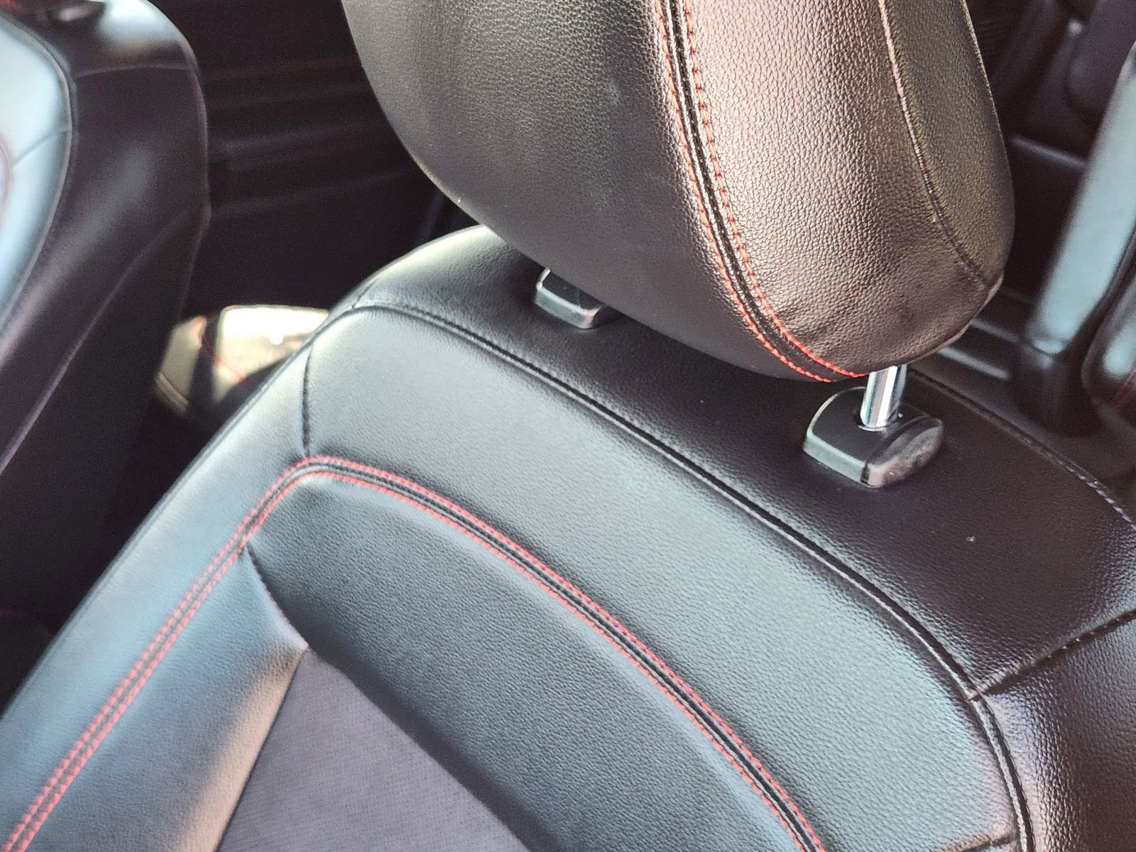 Used 2024 Ford Explorer ST-Line w/ Class IV Trailer Tow Package image 16