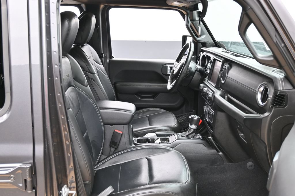 Used 2023 Jeep Wrangler Unlimited Sahara w/ Cold Weather Group AWD/4WD image 27
