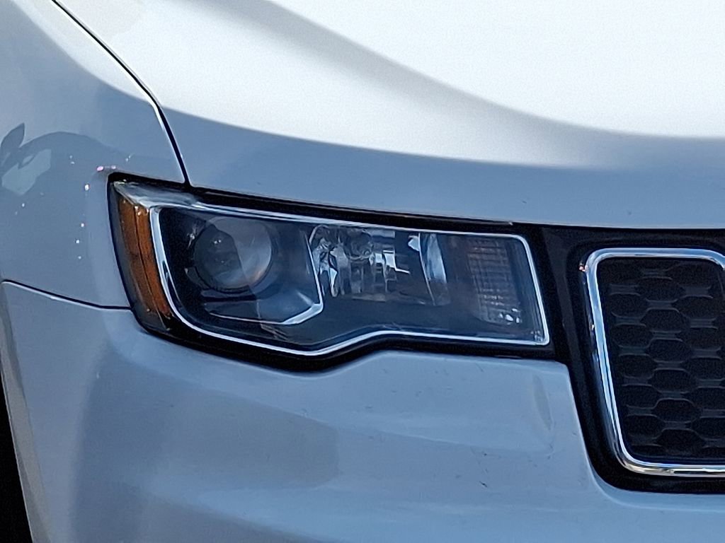 Used 2017 Jeep Grand Cherokee Limited image 9