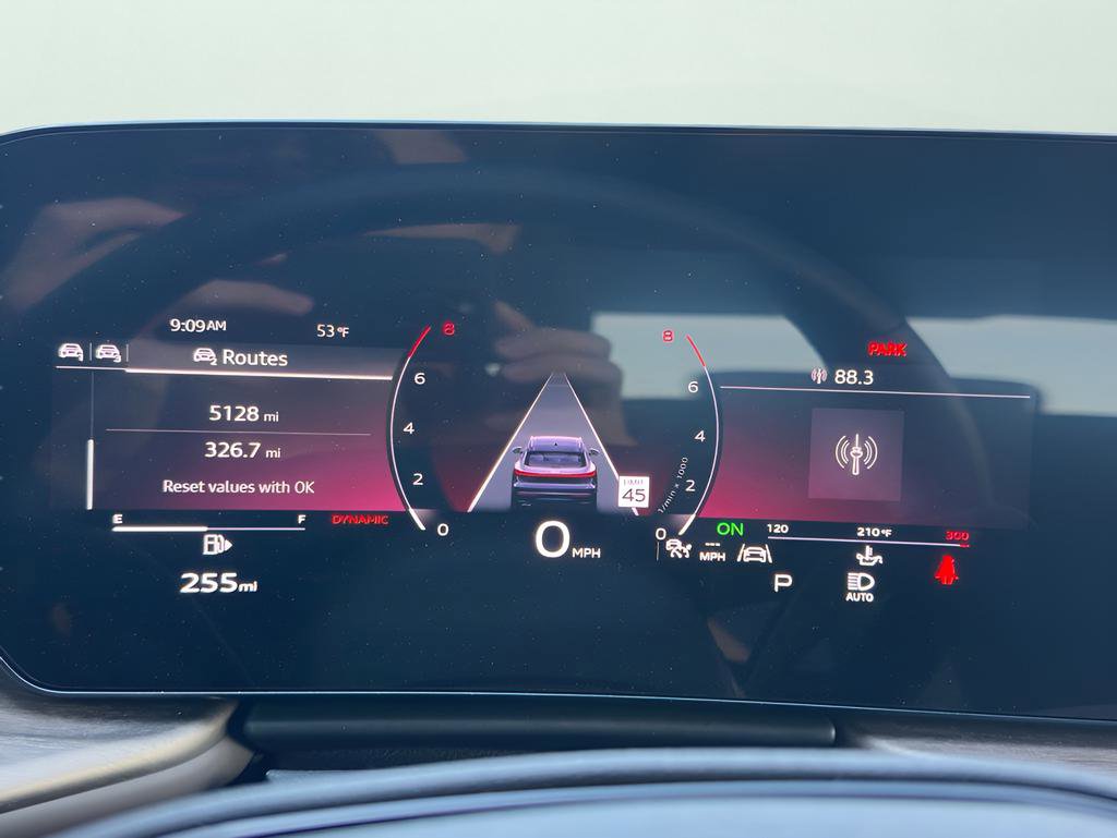 Used 2025 Audi Q5 Premium w/ Convenience Package image 47