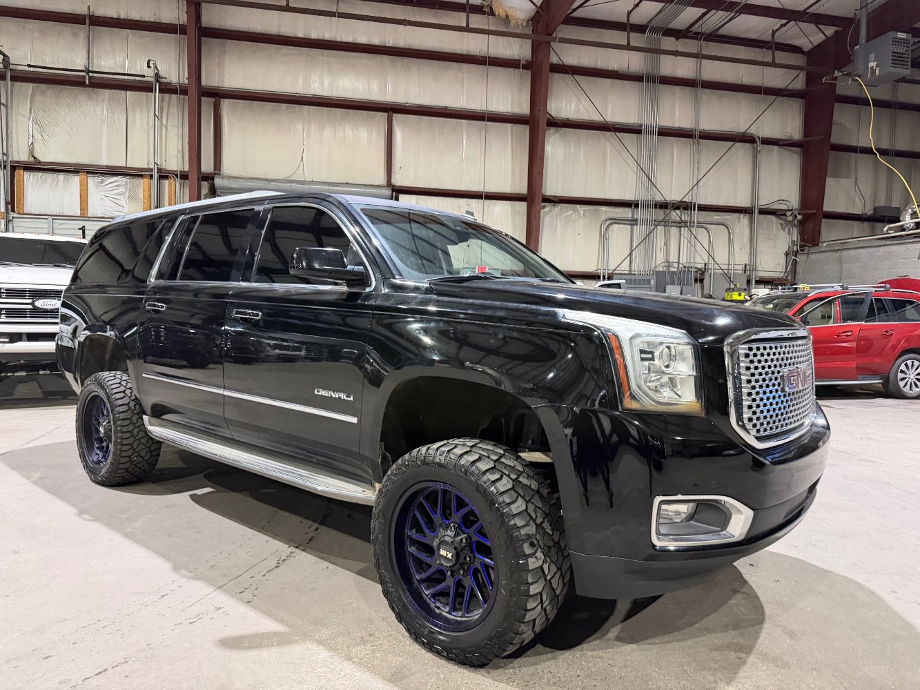 Used 2015 GMC Yukon XL Denali w/ Touring Package RWD image 2
