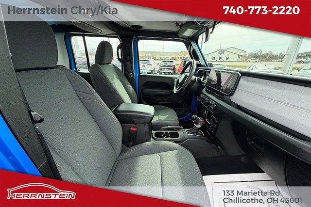 Used 2024 Jeep Gladiator Sport AWD/4WD image 16