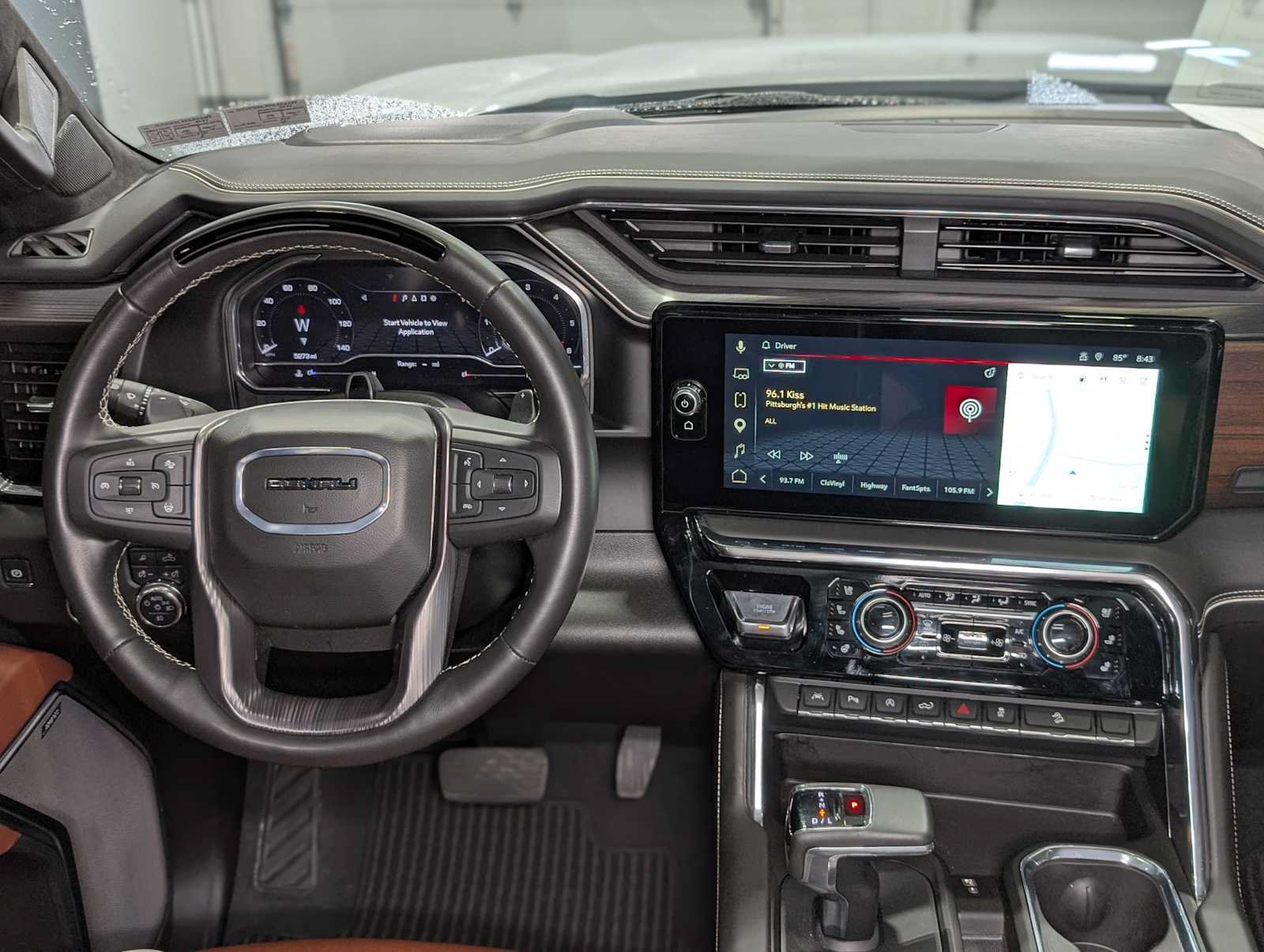 Certified 2025 GMC Sierra 1500 Denali Ultimate AWD/4WD image 5