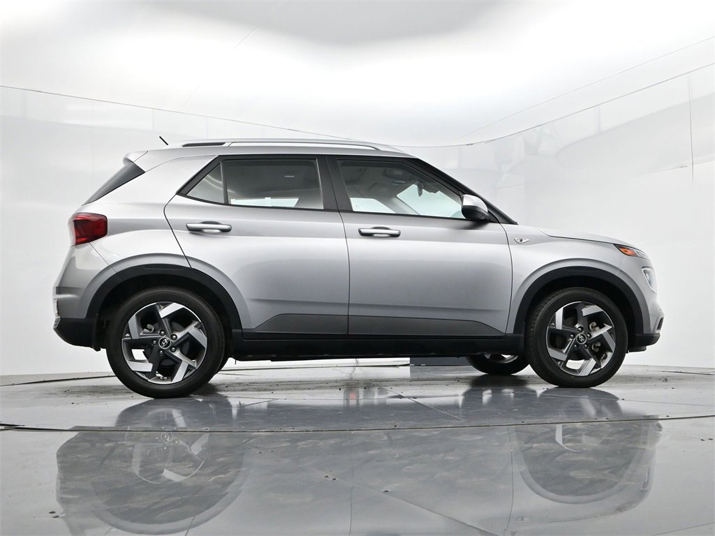 Used 2023 Hyundai Venue SEL image 36
