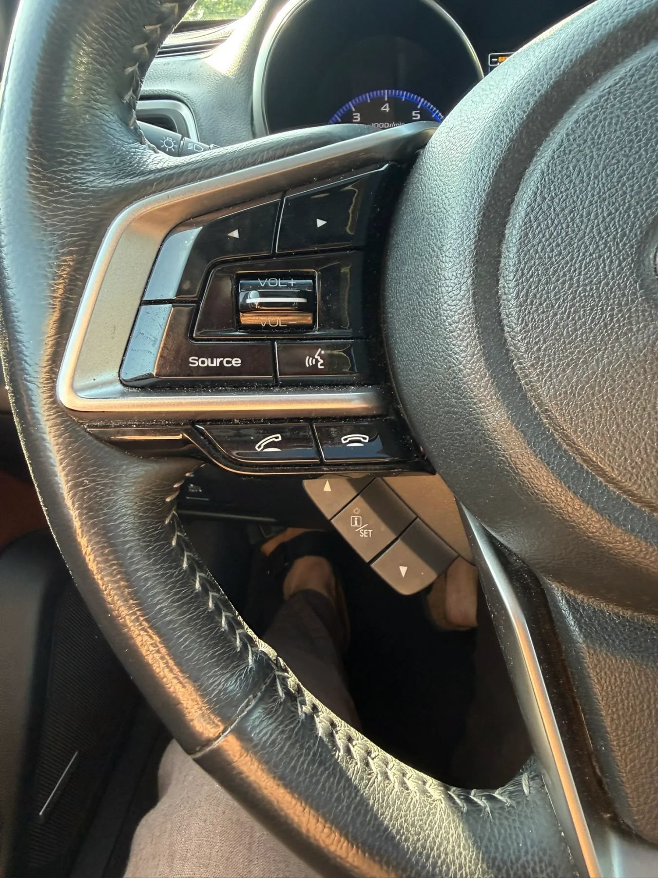 Used 2018 Subaru Outback 3.6R Touring AWD/4WD image 30