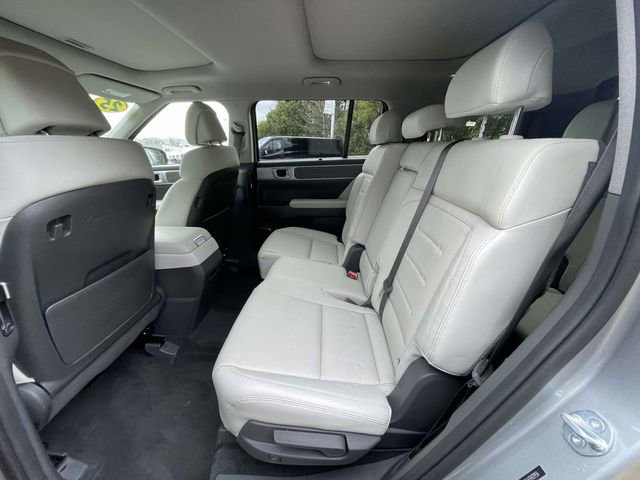 Used 2025 Hyundai Santa Fe Limited image 8