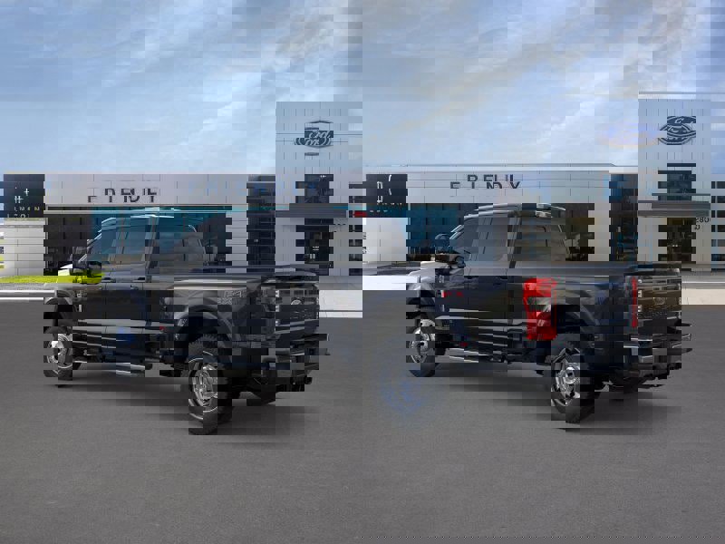 New 2026 Ford F450 XLT w/ XLT Premium Package image 4