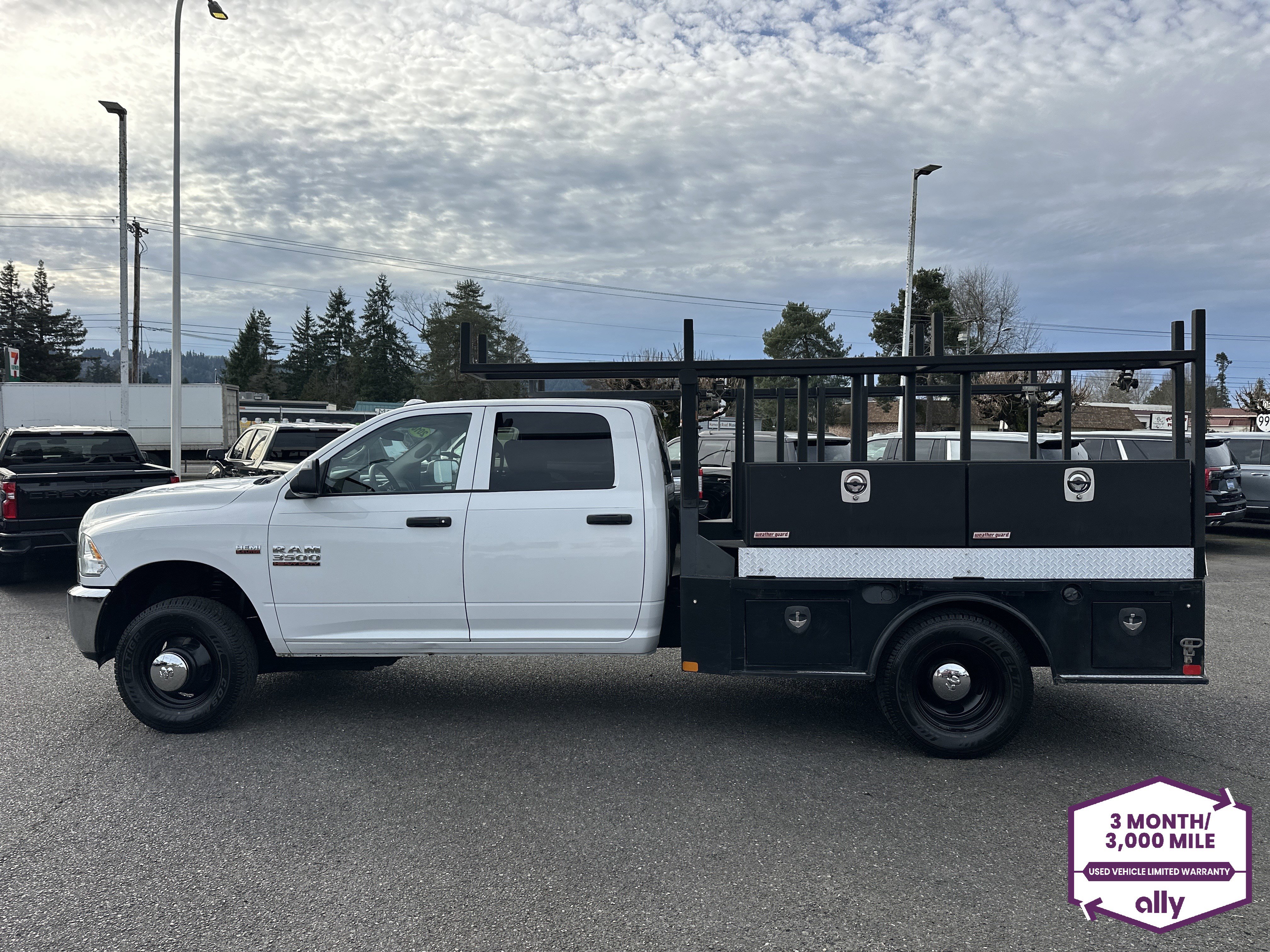 Used 2018 RAM 3500 Tradesman w/ Chrome Appearance Group AWD/4WD image 2
