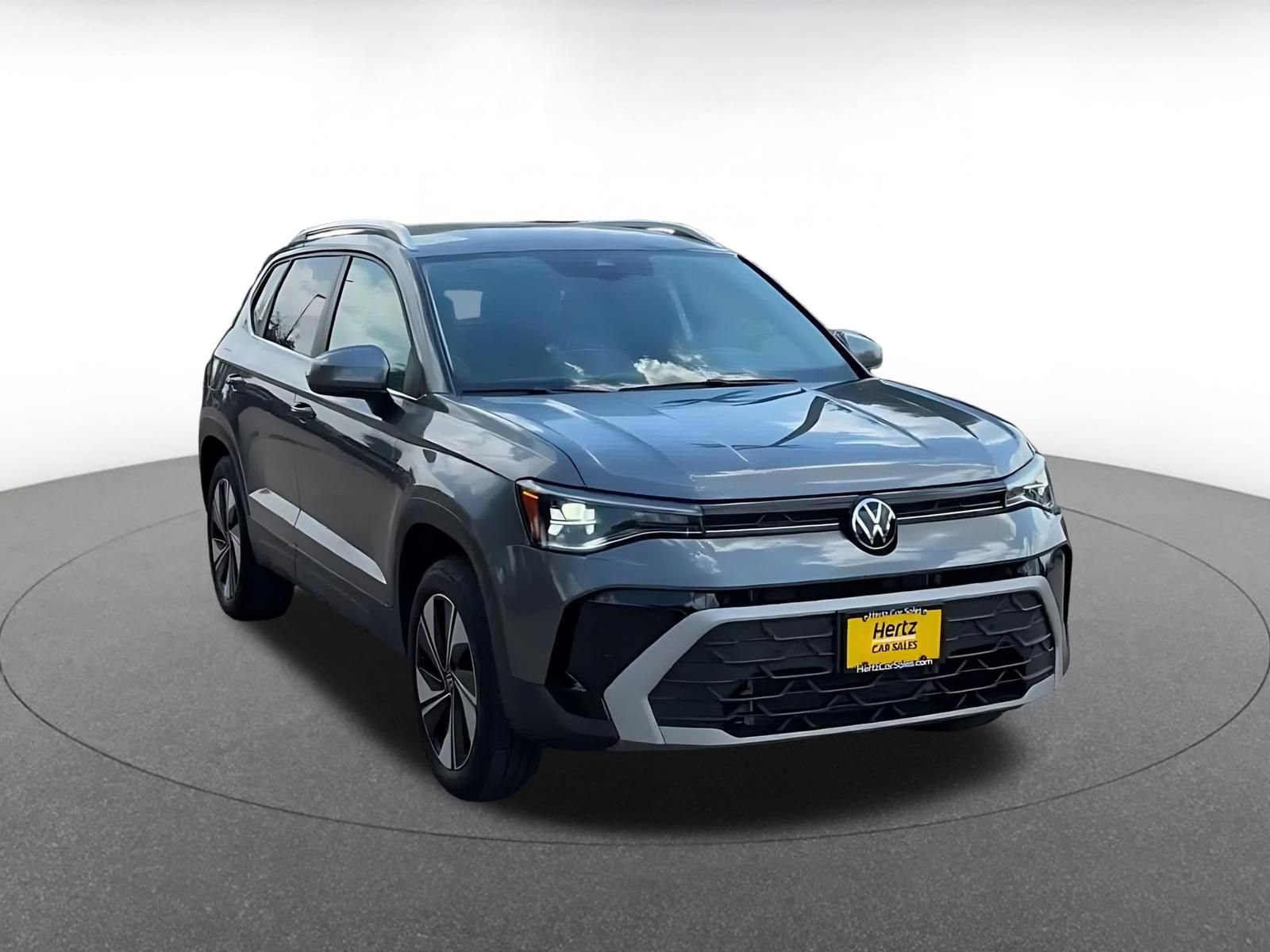 Used 2026 Volkswagen Taos SE AWD/4WD image 3