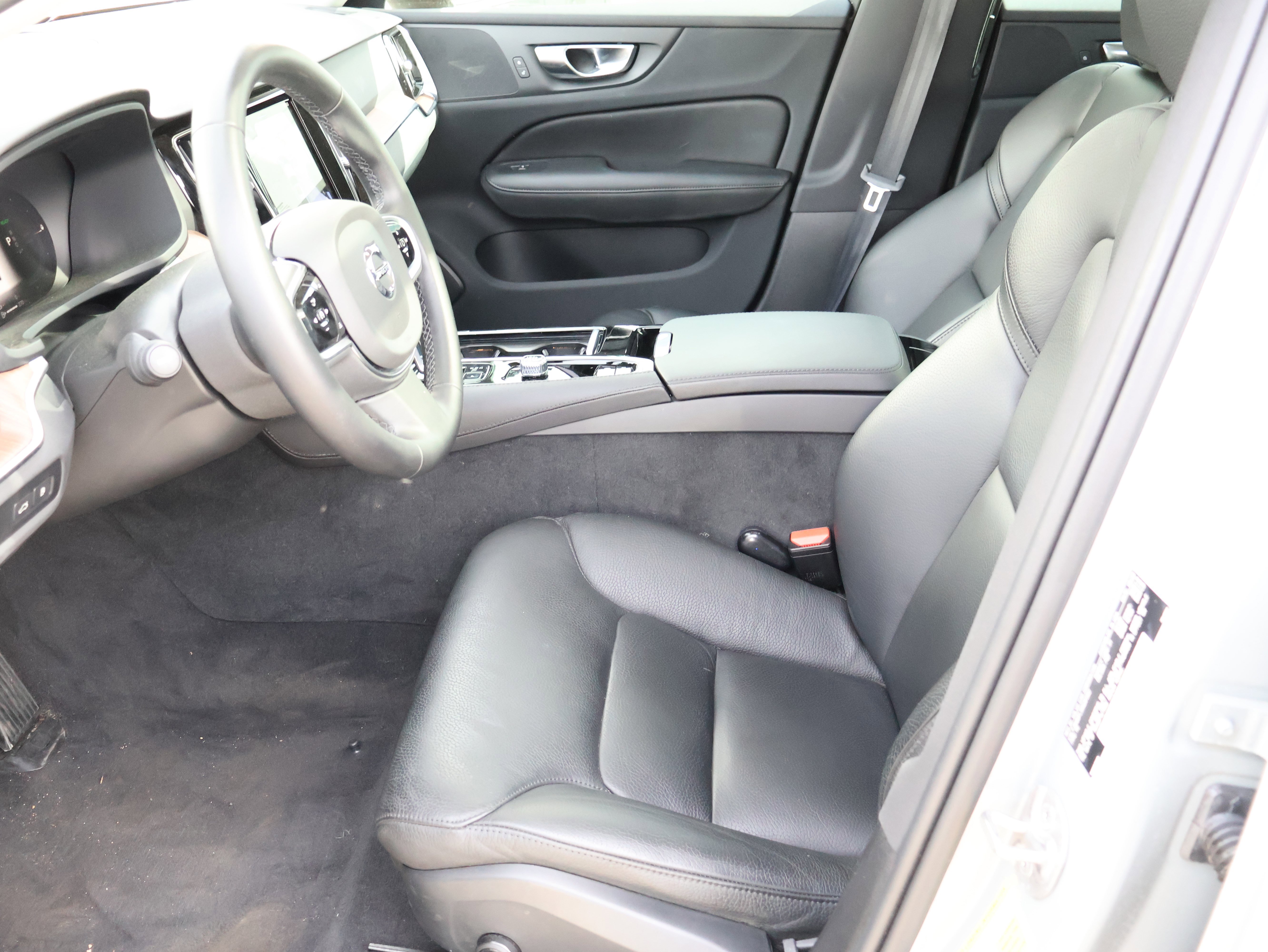 Used 2024 Volvo S60 T8 Plus w/ Climate Package image 32